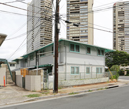 556 Kamoku St in Honolulu, HI - Building Photo - Building Photo