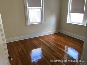 1810 Commonwealth Ave, Unit 34 in Boston, MA - Building Photo - Building Photo