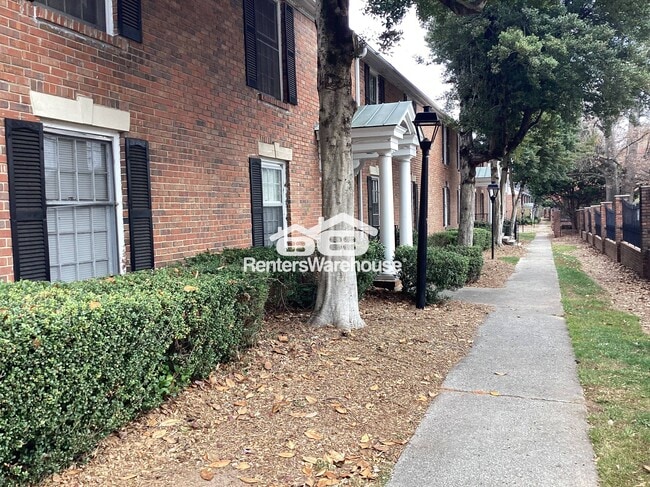 6700 Roswell Rd NE in Atlanta, GA - Foto de edificio - Building Photo