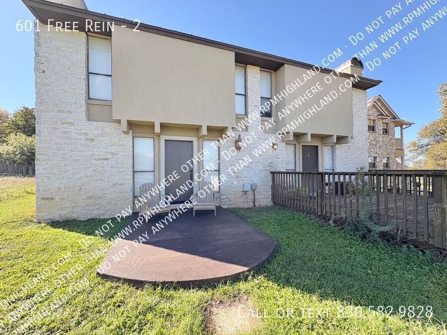 601 Free Rein in Horseshoe Bay, TX - Building Photo