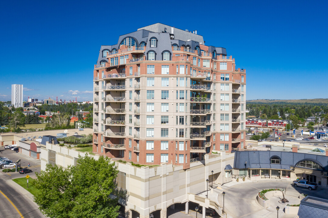 1718 14 Ave NW in Calgary, AB - Building Photo