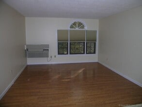 24 West Rd in Ellington, CT - Building Photo - Building Photo