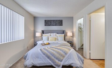 4101 W Union Hills Dr, Unit 2 in Glendale, AZ - Building Photo - Building Photo