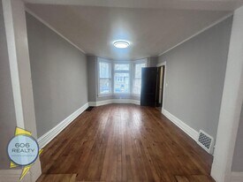 3331 N Whipple St, Unit 1 in Chicago, IL - Building Photo
