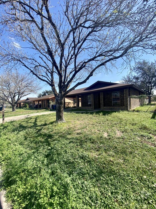 1917 S 36th St in McAllen, TX - Building Photo