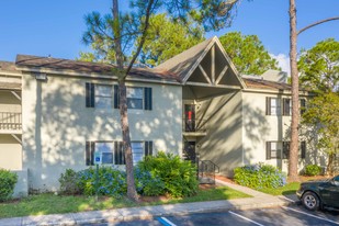 Oasis Club in Jacksonville, FL - Building Photo