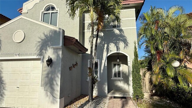 909 NE 41st Terrace in Homestead, FL - Foto de edificio - Building Photo