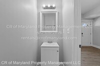 2407 Baker St photo'