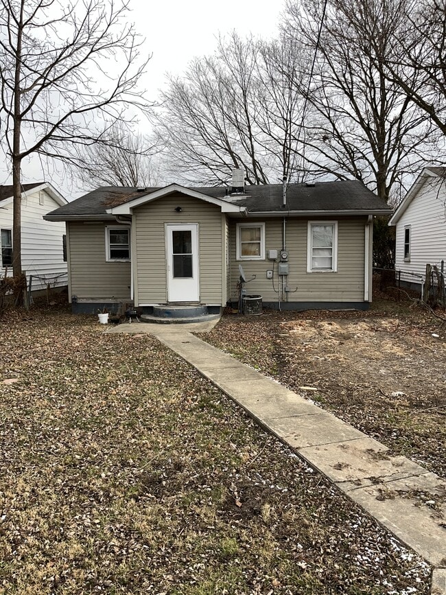 4025 Brown St in Anderson, IN - Building Photo - Building Photo