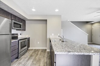 856 E Wandering Ln-Unit -104 in Kuna, ID - Building Photo - Building Photo