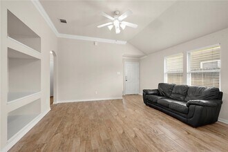 919 Windmeadows Dr in College Station, TX - Building Photo - Building Photo
