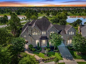 19003 Cove Manor Dr in Cypress, TX - Building Photo - Building Photo