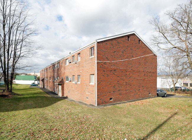 1841 Davisville Rd in Willow Grove, PA - Building Photo - Building Photo