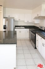 12205 Oxnard St in Los Angeles, CA - Building Photo - Building Photo