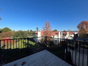 3070 Corte Trabuco in Carlsbad, CA - Building Photo - Building Photo