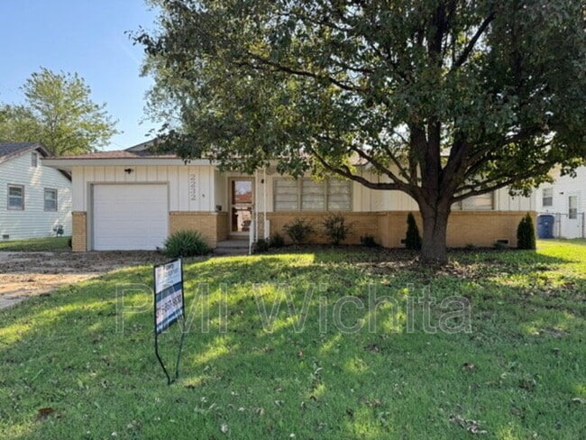 property at 2232 S Walnut St