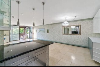 7742 Redlands St in Los Angeles, CA - Building Photo - Building Photo
