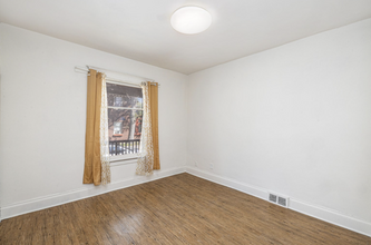 605 E Wright St, Unit Lower in Milwaukee, WI - Foto de edificio - Building Photo
