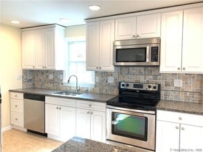 89 Cortland Cir in West Hartford, CT - Building Photo - Building Photo