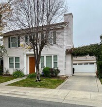 3753 Gresham Ln in Sacramento, CA - Building Photo - Building Photo
