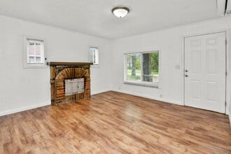 1711 W Florida St in Springfield, MO - Building Photo - Building Photo