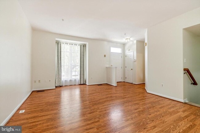 property at 2519 Dog Leg Ct