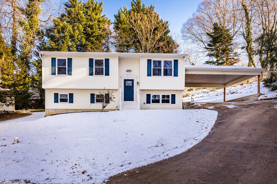 6571 11th St in Chesapeake Beach, MD - Building Photo