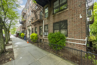 4319 10th Ave in Brooklyn, NY - Foto de edificio - Building Photo