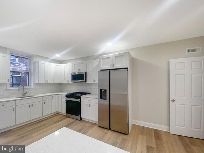 5860 Osage Ave in Philadelphia, PA - Building Photo - Building Photo