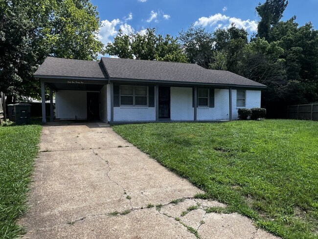 property at 3424 Gladstone Cove