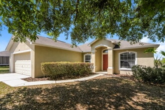 8364 Greystone Dr in Lakeland, FL - Foto de edificio - Building Photo