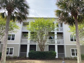 1300 Park W Blvd, Unit 511 in Mount Pleasant, SC - Foto de edificio - Building Photo