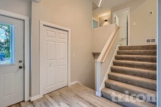 14150 Rolling Oaks Cir NE in Prior Lake, MN - Foto de edificio - Building Photo