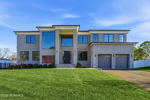 84 Cooper Ave in West Long Branch, NJ - Building Photo