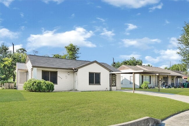 3626 Yosemite St, Unit DD0401 in Houston, TX - Building Photo - Building Photo