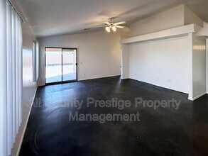 7519 S 43rd Dr in Phoenix, AZ - Building Photo - Building Photo