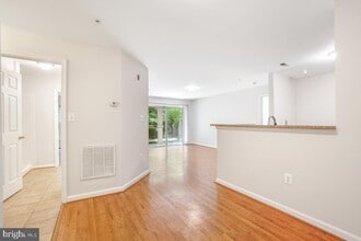 18815 Sparkling Water Dr in Germantown, MD - Building Photo - Building Photo