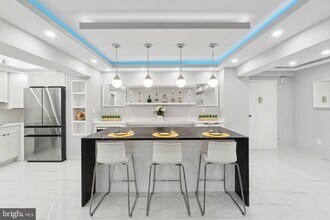 4201 Cathedral Ave NW in Washington, DC - Building Photo - Building Photo