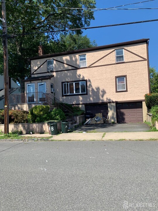 300 Revere Ave in Union, NJ - Building Photo