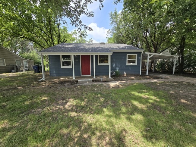 property at 3325 S Fern St