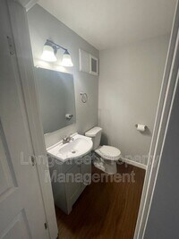 208 SE 5th Ave photo'