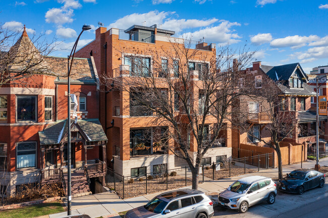 1038 W Diversey Pky in Chicago, IL - Building Photo - Building Photo