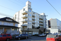 Landmark Apartments in Seattle, WA - Building Photo - Building Photo