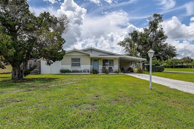 1600 11th St in Palm Harbor, FL - Building Photo - Building Photo