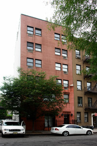 424 W 49th St in New York, NY - Foto de edificio - Building Photo