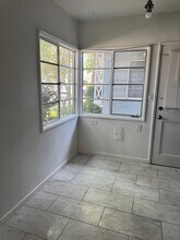 10907 Moorpark St, Unit 10907 in North Hollywood, CA - Building Photo - Building Photo