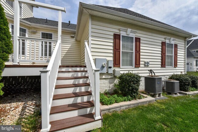 23234 Evergreen Ridge Dr in Ashburn, VA - Foto de edificio - Building Photo
