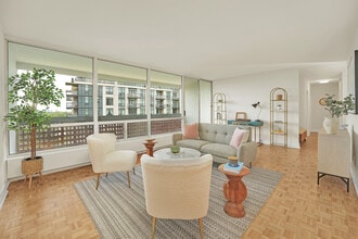 1141 Royal York Rd in Toronto, ON - Building Photo - Building Photo