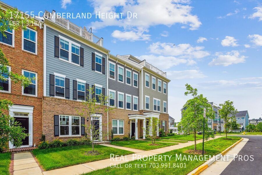 17155 Cumberland Height Dr in Dumfries, VA - Building Photo