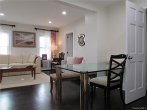 242 William St in Port Chester, NY - Building Photo - Building Photo